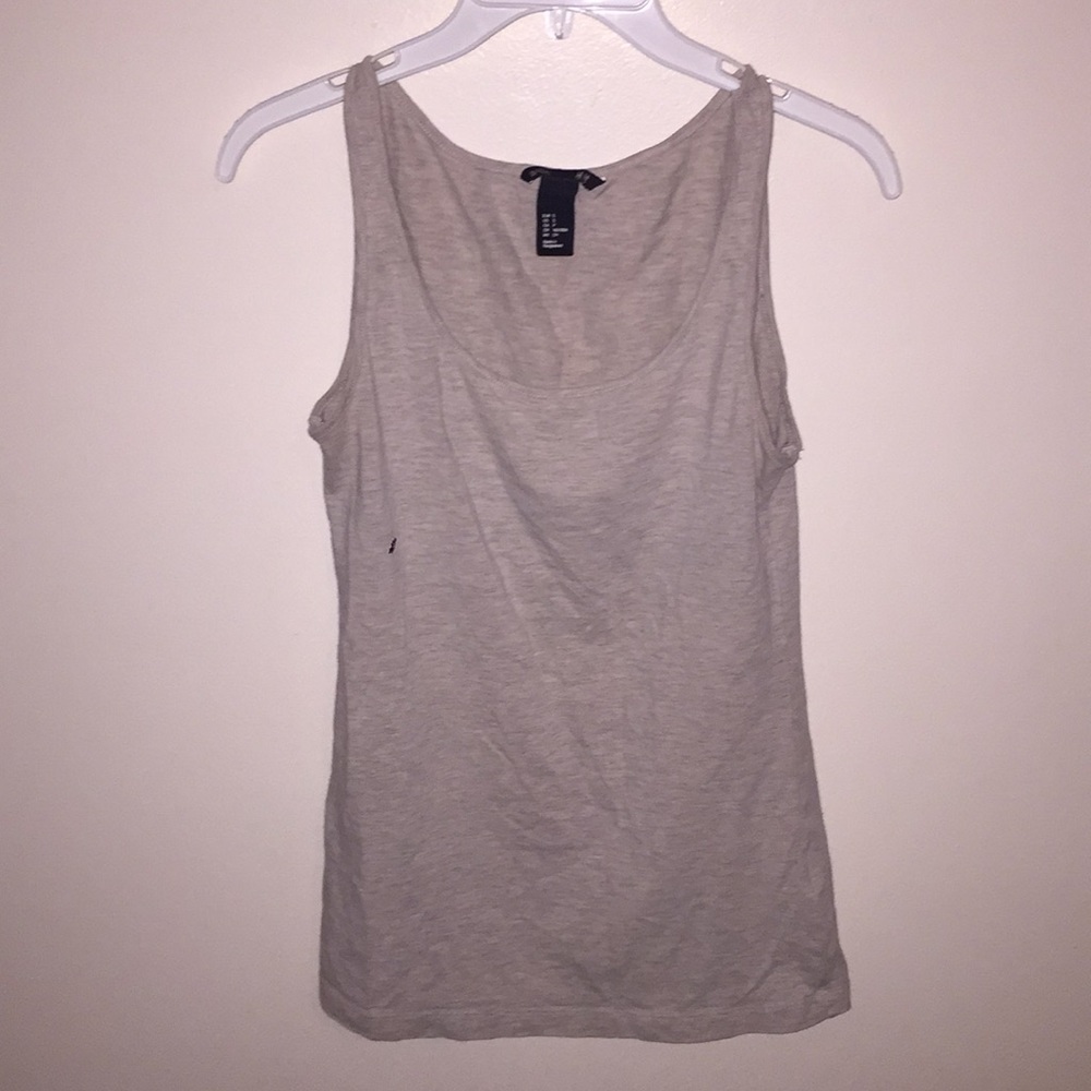 Fitted stretchy tank